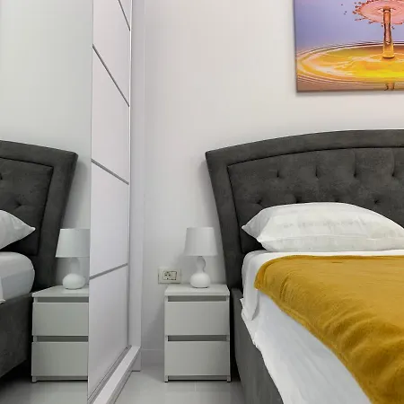 Mamaia Nord 01 Odyssey Apartmán *